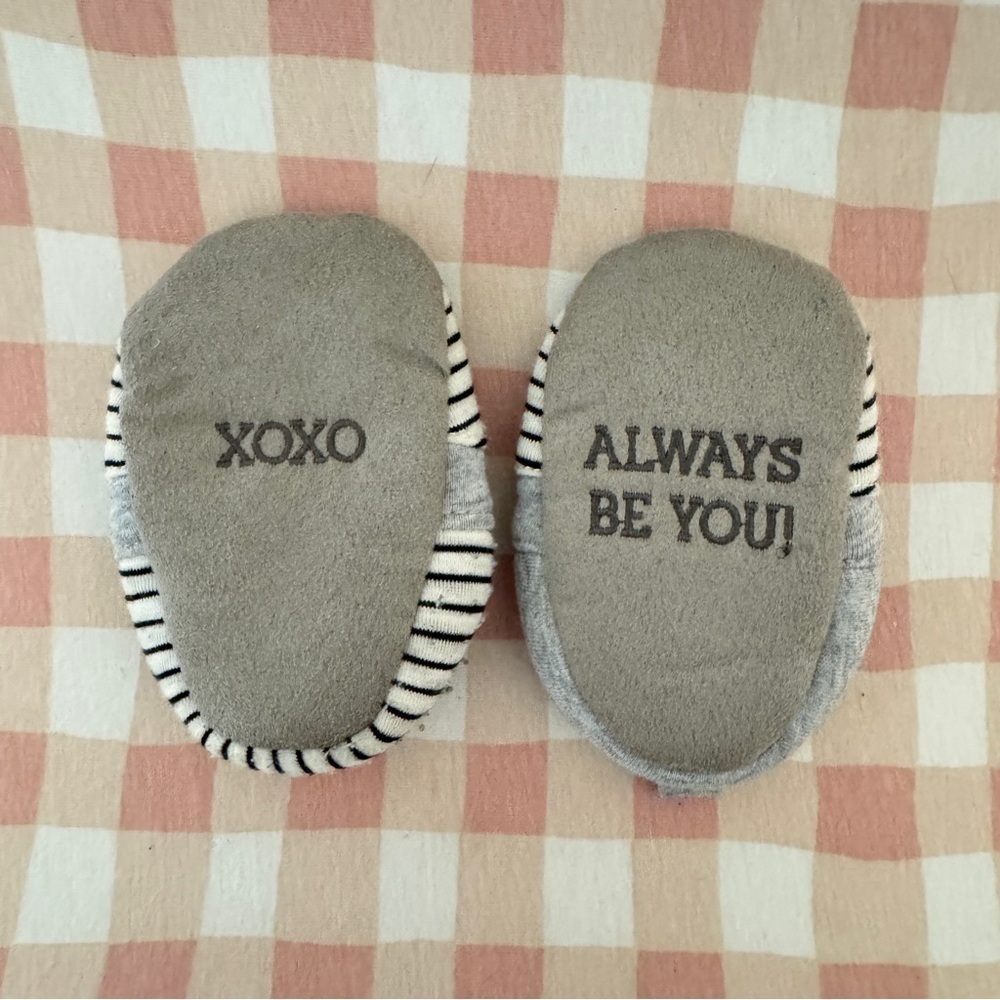 Zebra Demdaco Soft Baby Booties - Picture 6 of 9
